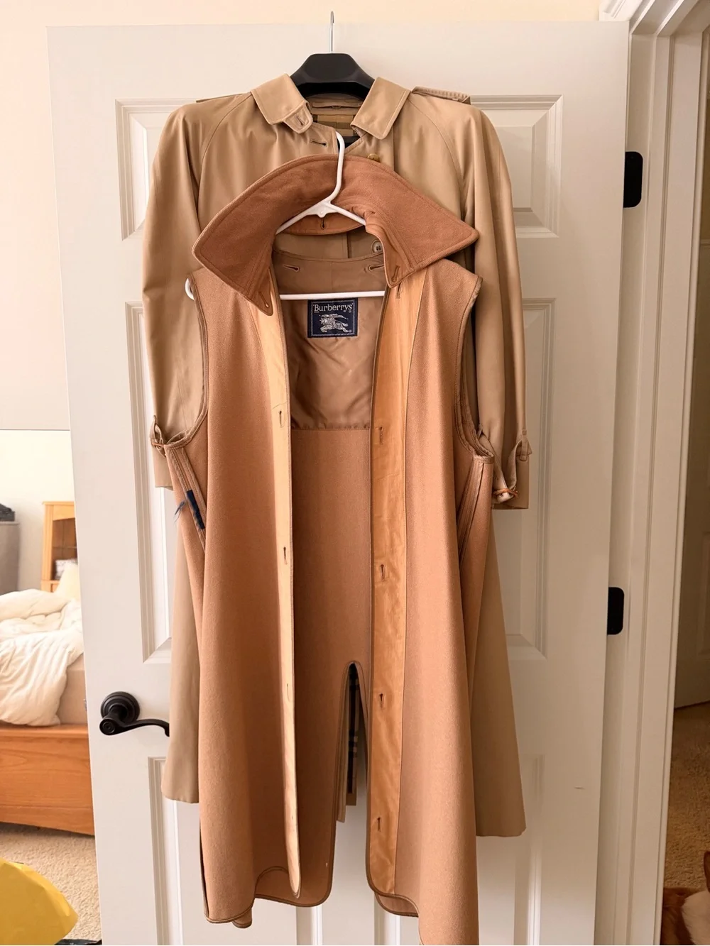 Classic Burberry’s Trench Coat with warmer and collar - Picture 8 of 13